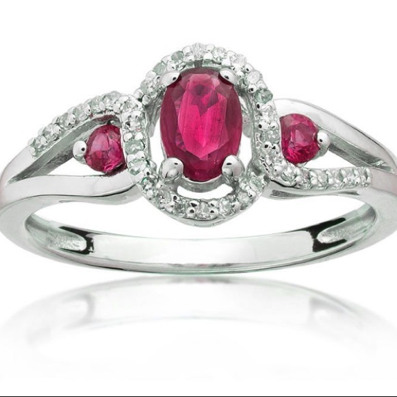 Meet your Posher, Alexandra - Picture 1 of 1